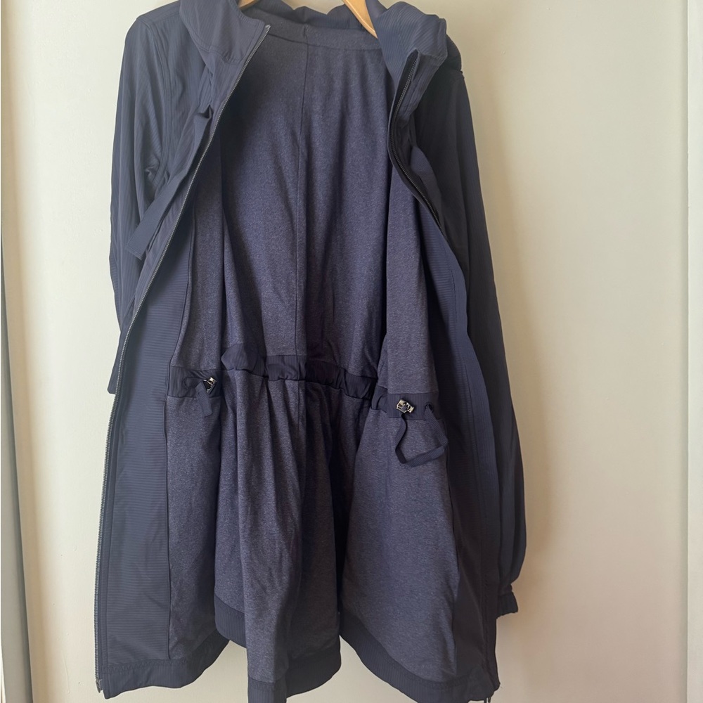 Lululemon Jacket - Picture 4 of 5